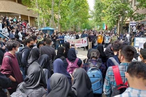 فحاشی دانشجو در تاریخ اعتراضات دانشگاه تهران بی سابقه بود