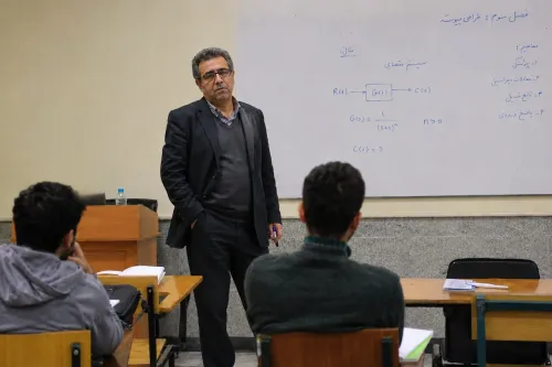 احکام صادر شد، حقوق ها پرداخت نشد اعتراض استادان دانشگاه به ترمیمی که روی کاغذ ماند